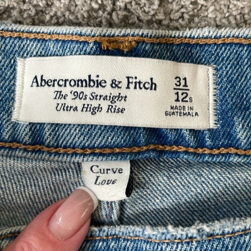 EC Abercrombie & Fitch The 90's Straight Medium Wash Curve Love - Size 12S - Picture 3 of 5
